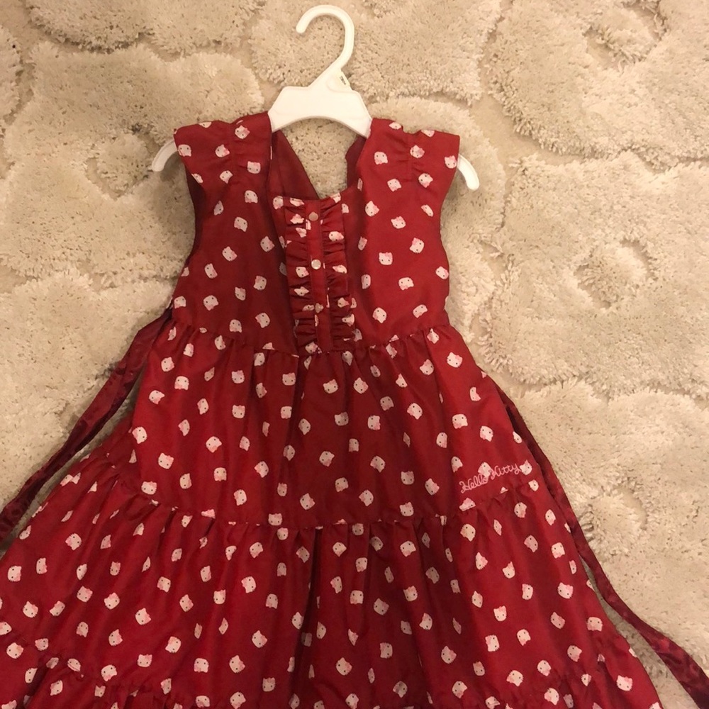 The cutest Hello Kitty dress!